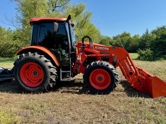 Kubota Tractor with LA1854 Bucket Arm